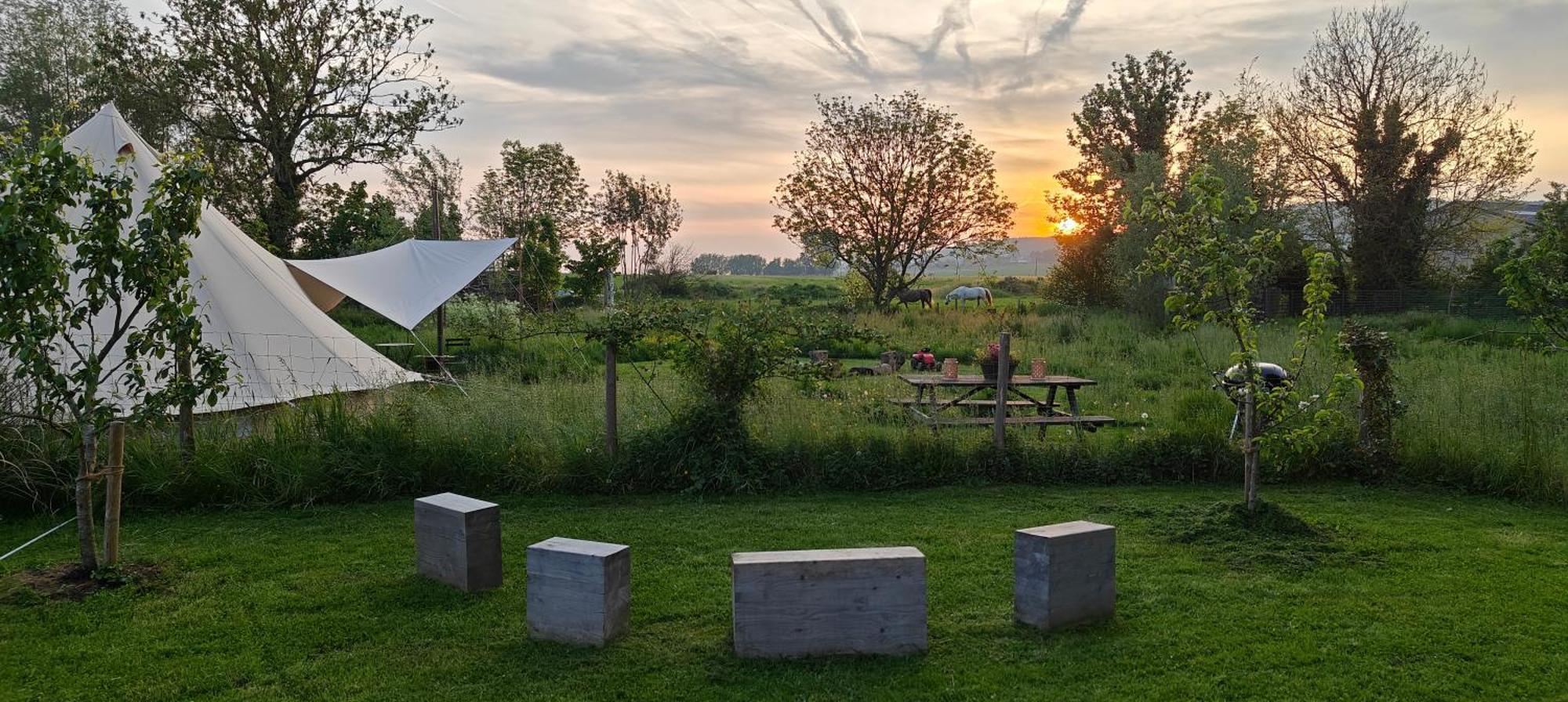 Au Pied Du Trieu, The Glamping Experience Hotel Labroye Buitenkant foto